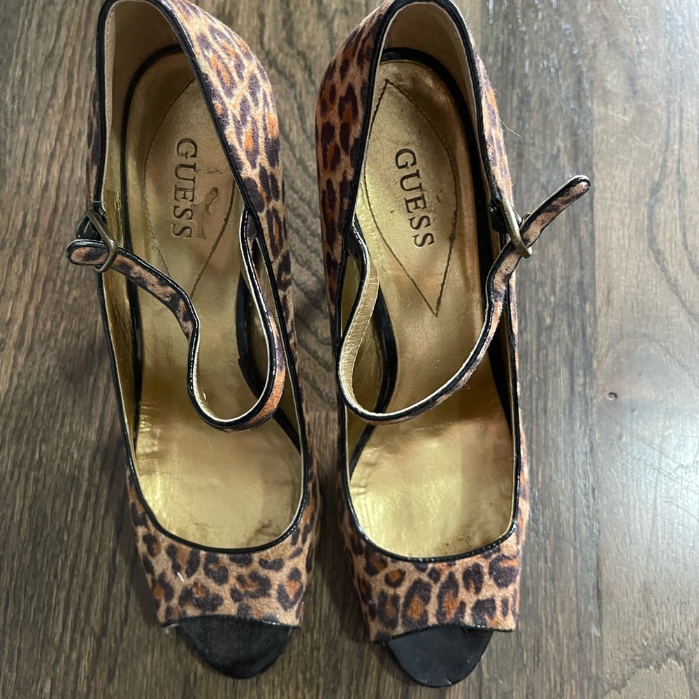 Guess shoes with strap